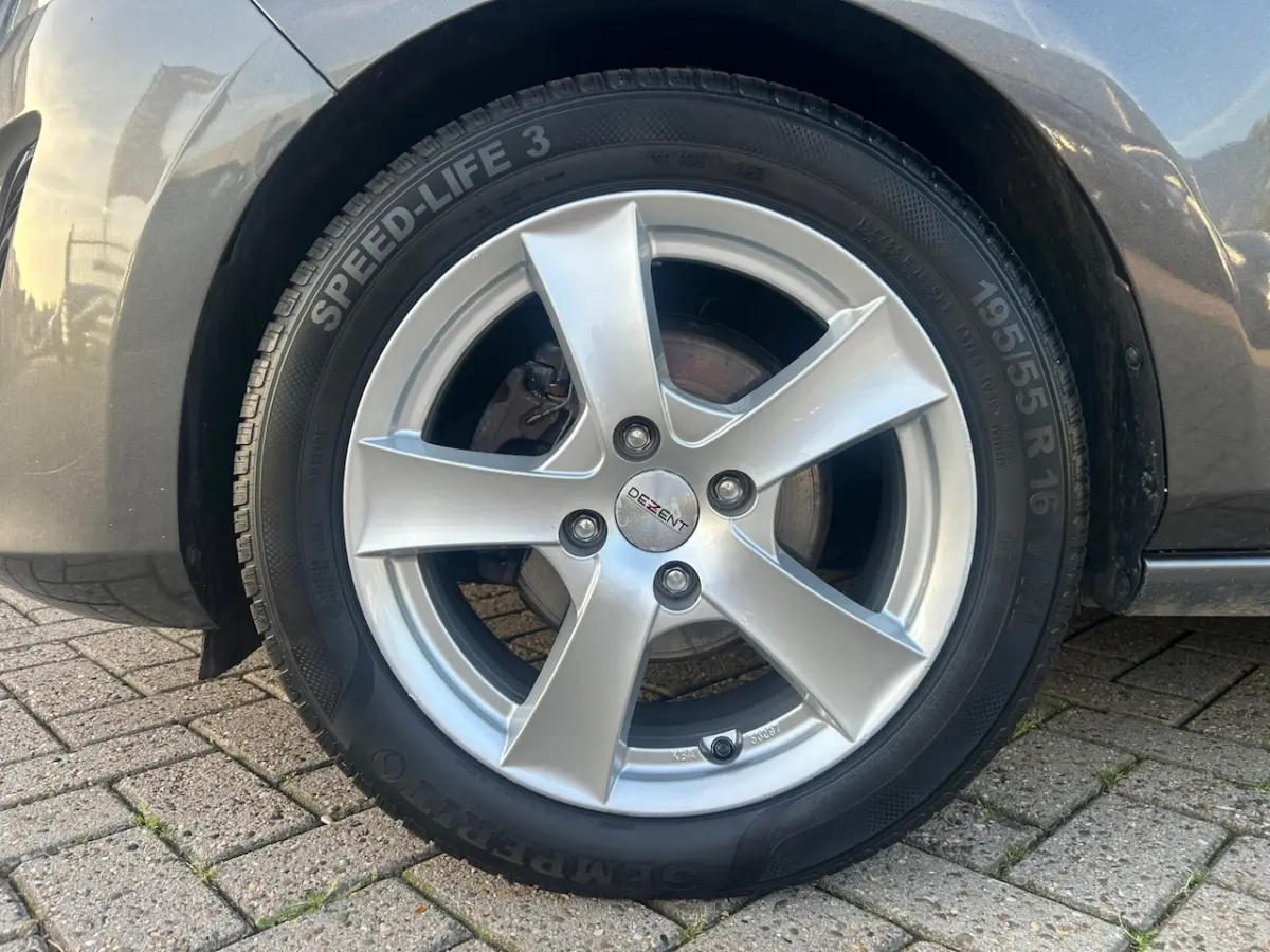 1.0 EcoBoost Titanium AUTOMAAT|APPLECARPLAY|16inch-LM VELGEN|CRUISE|STOELVERWARMING|PDC|NA