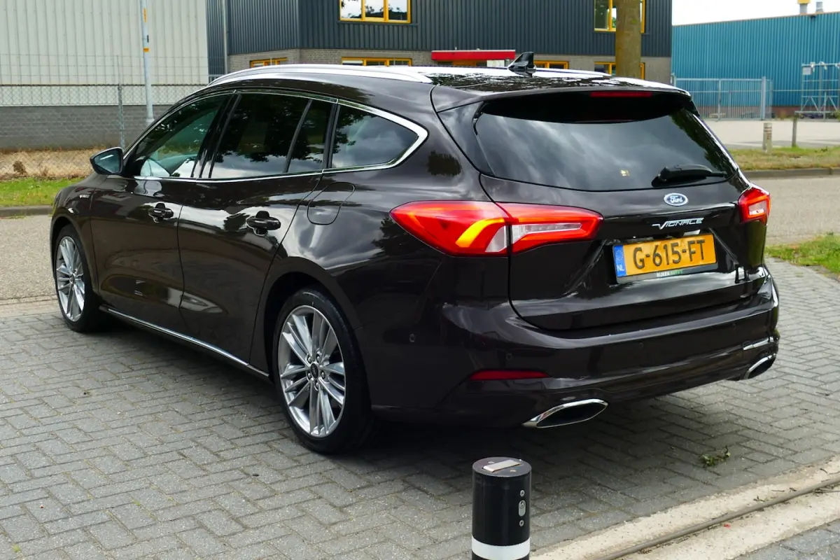 1.0 125pk Vignale. Panodak, Adap Cruise, B&O, Leer, Stoel&StuurVerw, 18"LMV, Haak 1000kg
