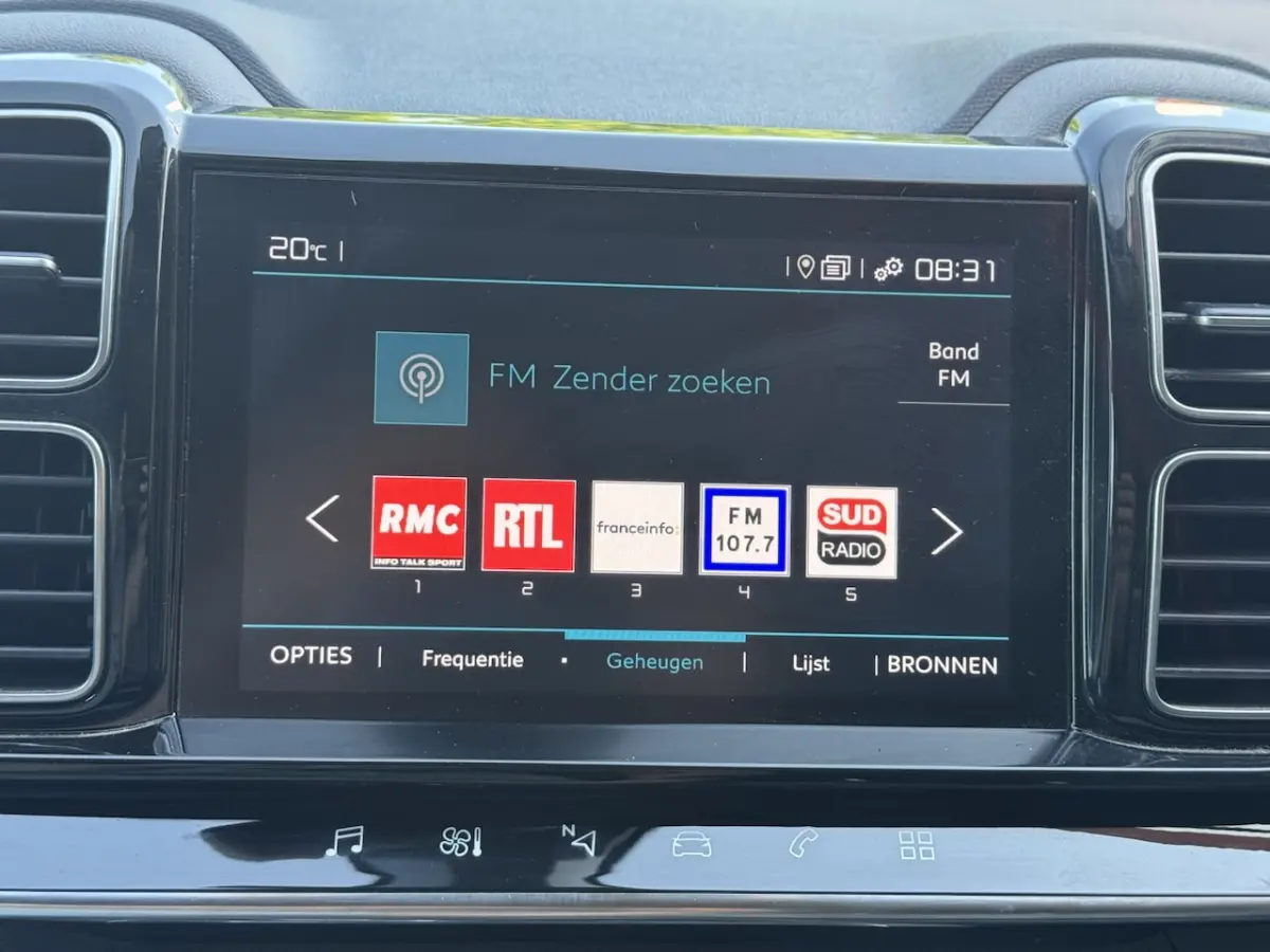1.2 PureTech Business // NAVI // CAMERA // TREKHAAK // CLIMA // CRUISE // DODENHOEK SENSOR