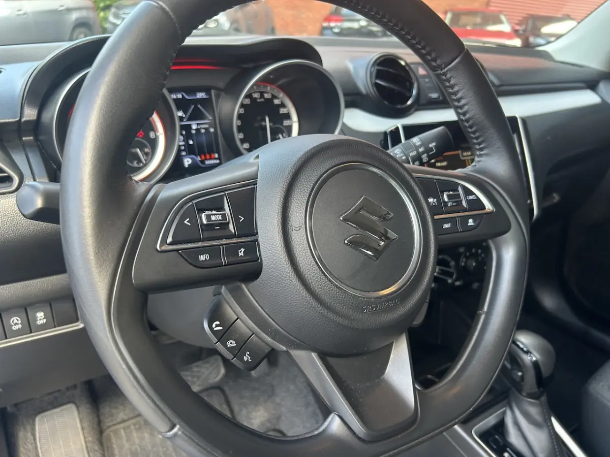 1.2 Style Smart Hybrid // CAMERA // APPLE CARPLAY - ANDROID AUTO // STOELVERWARMING // AIR