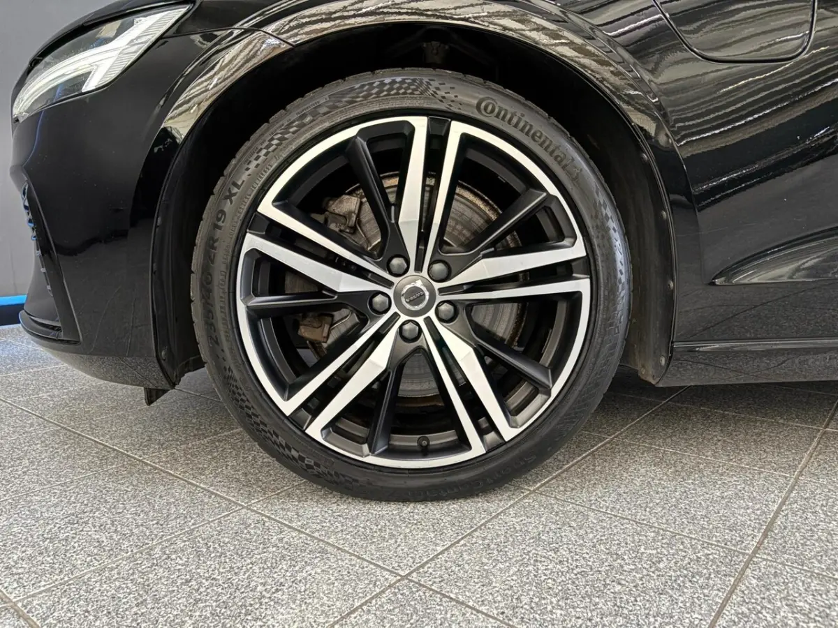 2.0 T8 Recharge AWD R-Design