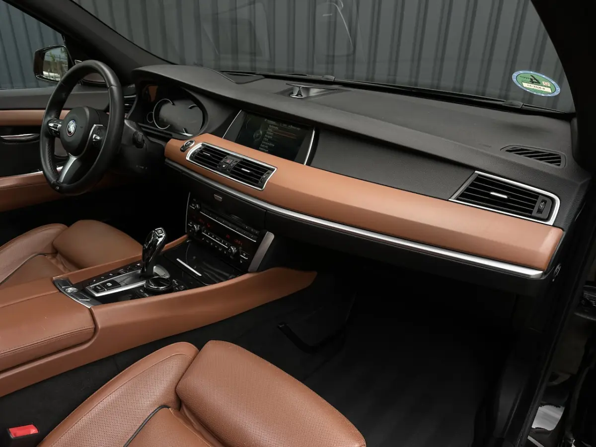 550xi V8 M Sport 449 pk NAP, Panoramdak, Trekhaak, Massage