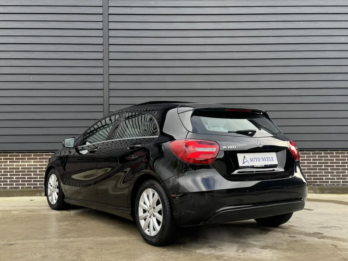 180 Lease Edition Plus Panoramadak, LED, Keyless
