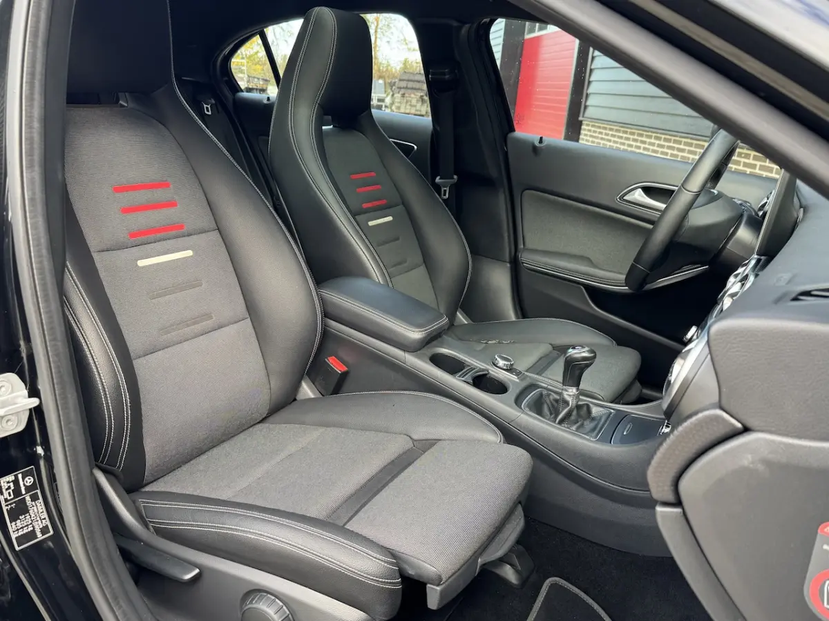 180 Lease Edition Plus Panoramadak, LED, Keyless