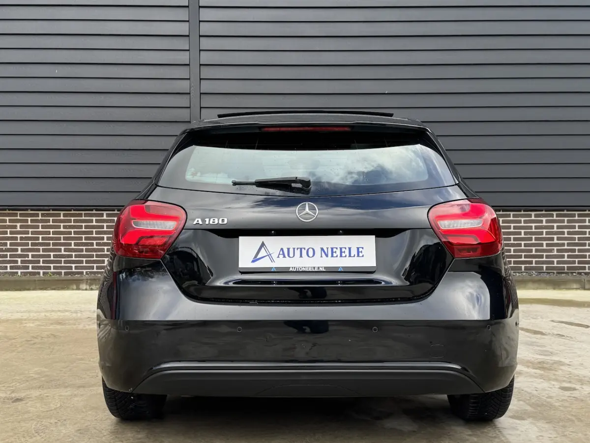180 Lease Edition Plus Panoramadak, LED, Keyless
