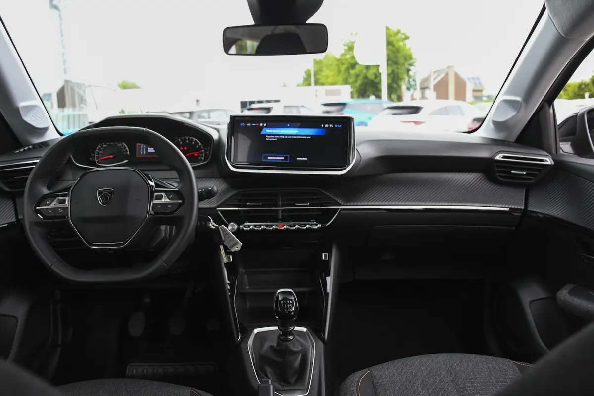 1.2 100 Active 100PK/ APPLE CARPLAY/ NAVIGATIE