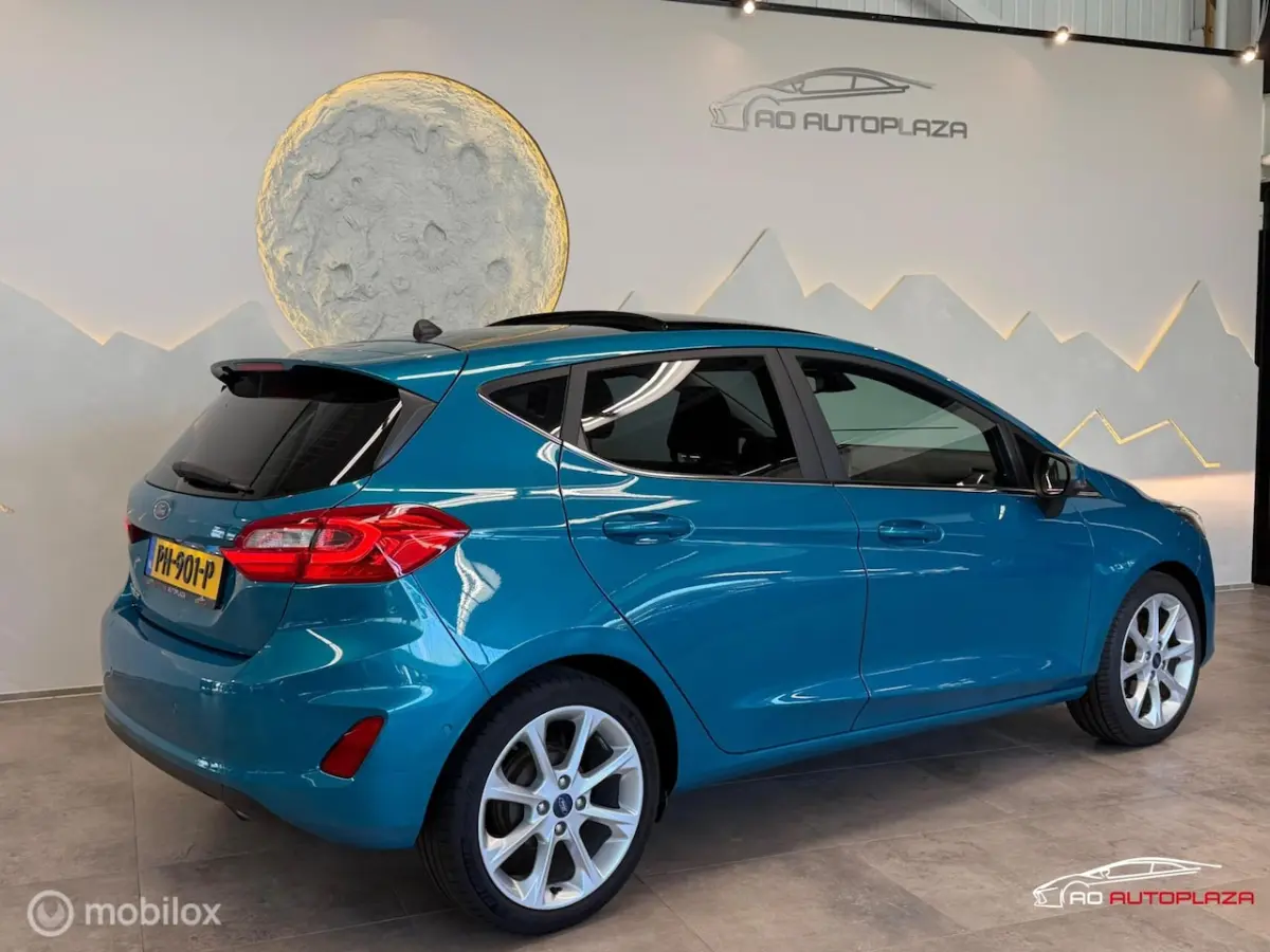 1.0 EcoBoost Titanium Panorama/Keyless/Carplay/Camera