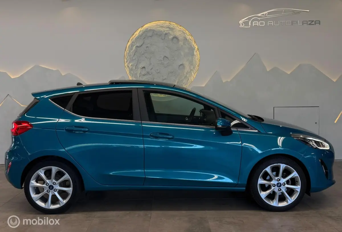 1.0 EcoBoost Titanium Panorama/Keyless/Carplay/Camera