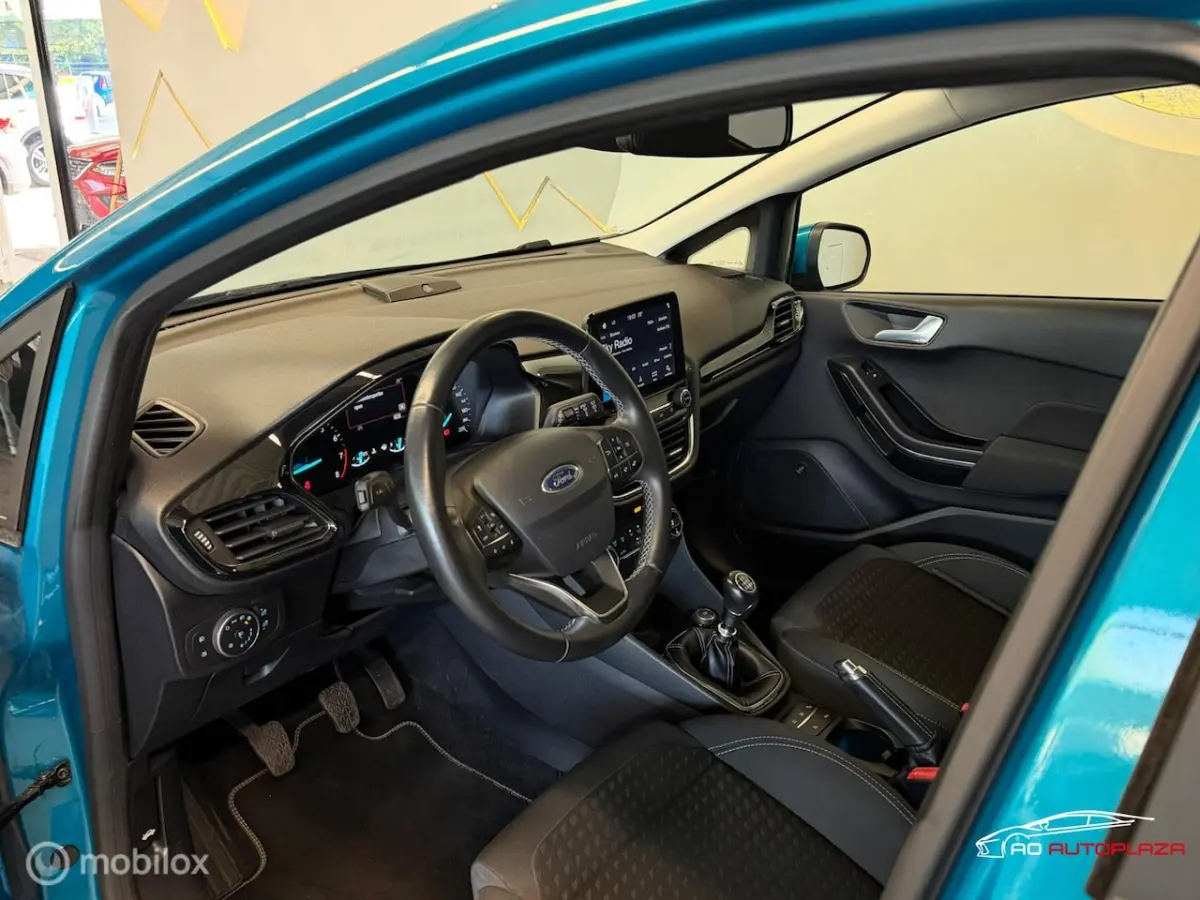 1.0 EcoBoost Titanium Panorama/Keyless/Carplay/Camera
