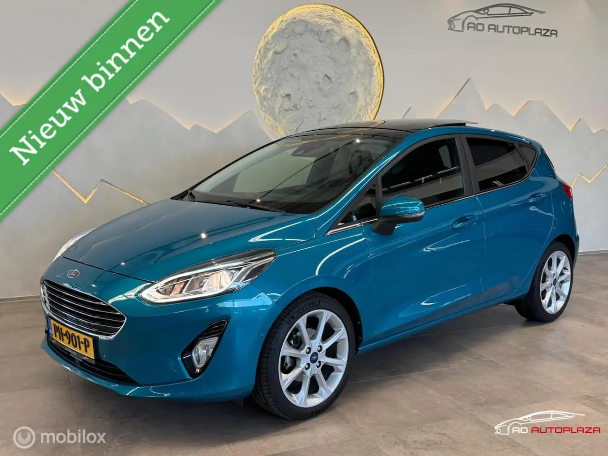 1.0 EcoBoost Titanium Panorama/Keyless/Carplay/Camera