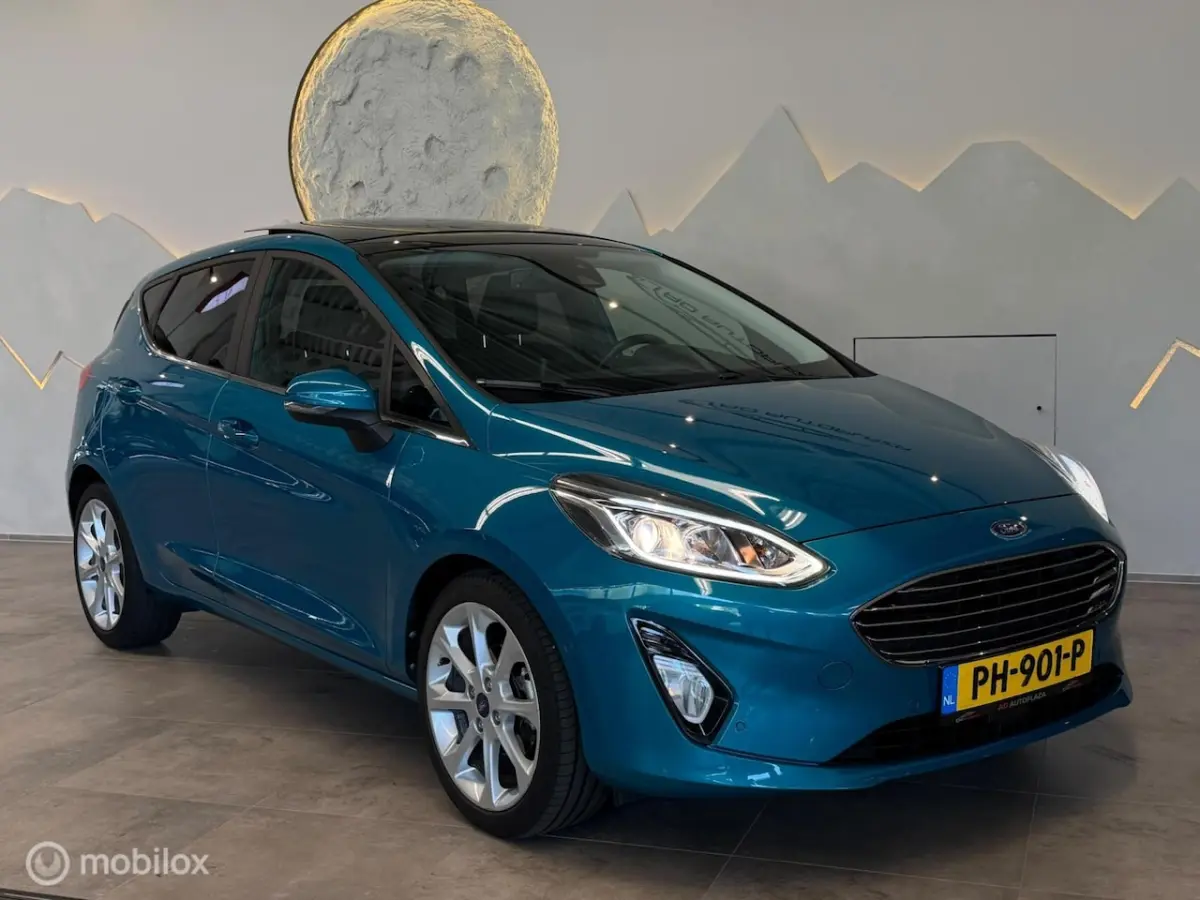 1.0 EcoBoost Titanium Panorama/Keyless/Carplay/Camera