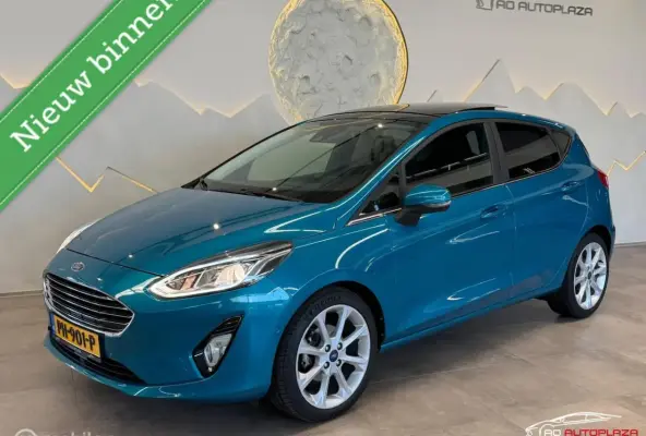 1.0 EcoBoost Titanium Panorama/Keyless/Carplay/Camera
