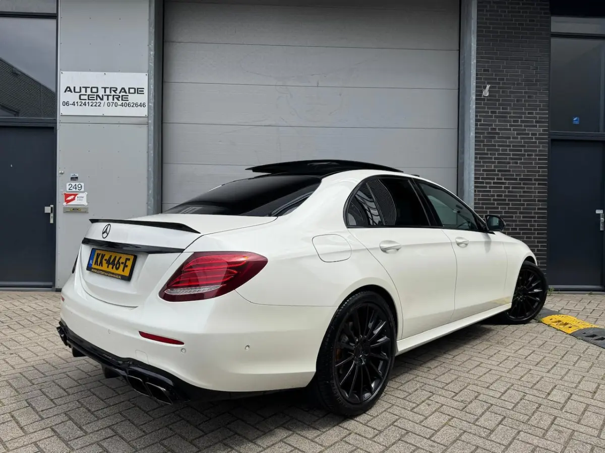 200 AMG-style [ Sfeerverlichting | Pano | Burmester | StoelVW | Achteruitrijcamera]