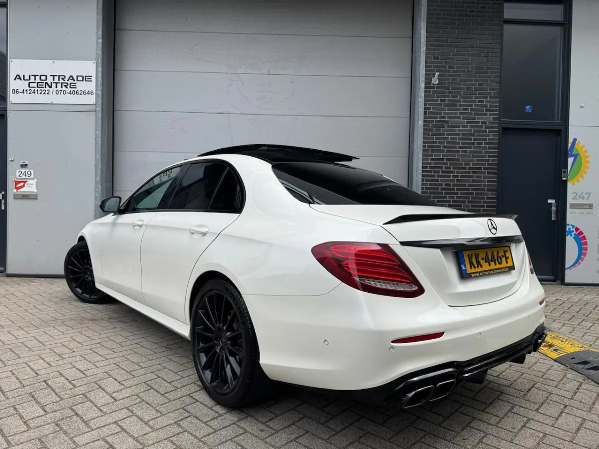 200 AMG-style [ Sfeerverlichting | Pano | Burmester | StoelVW | Achteruitrijcamera]