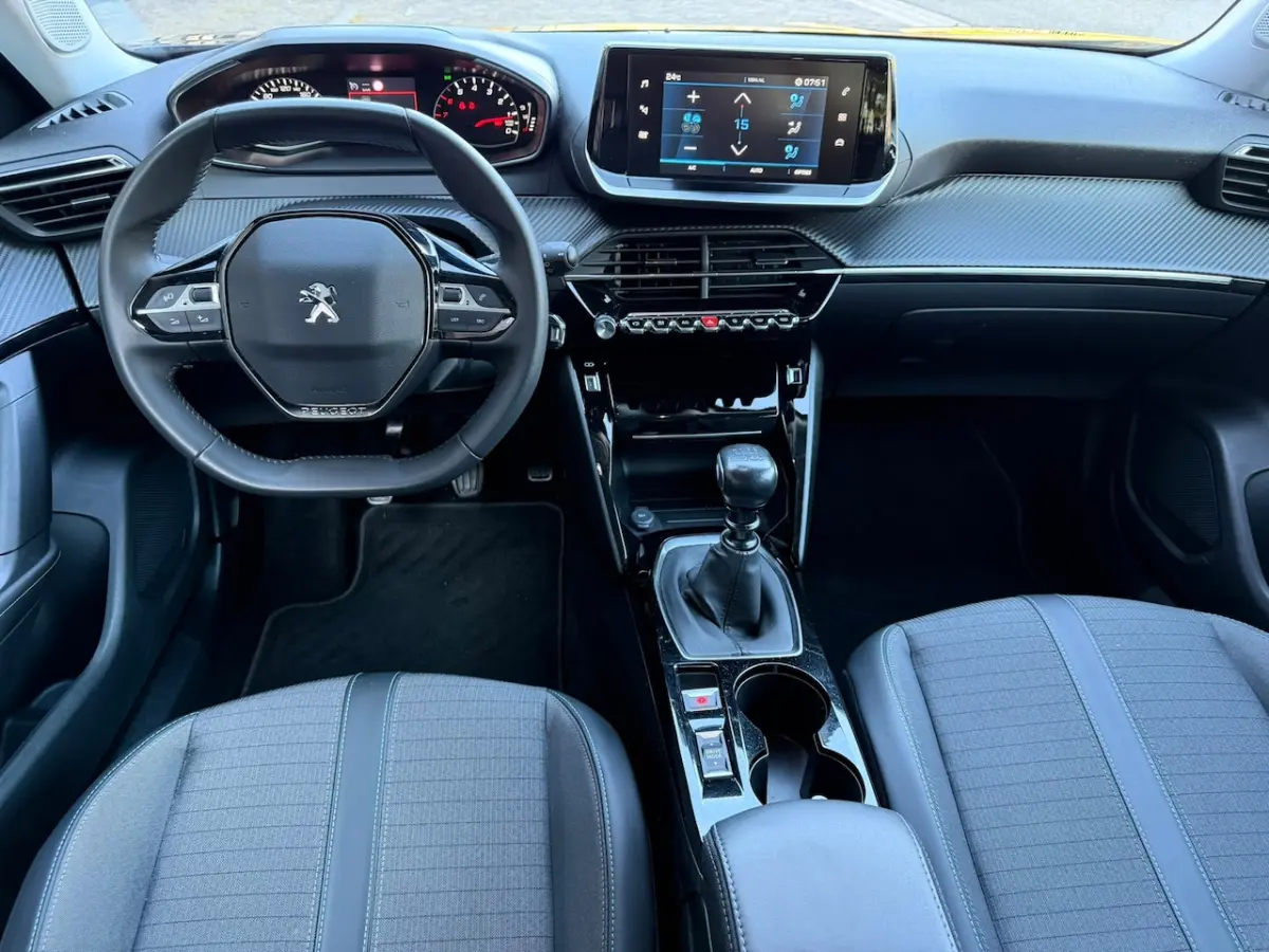 1.2 PureTech Allure / DISTRIBUTIERIEM NIEUW / Apple CarPlay-Android / Stoelverwarming / AL