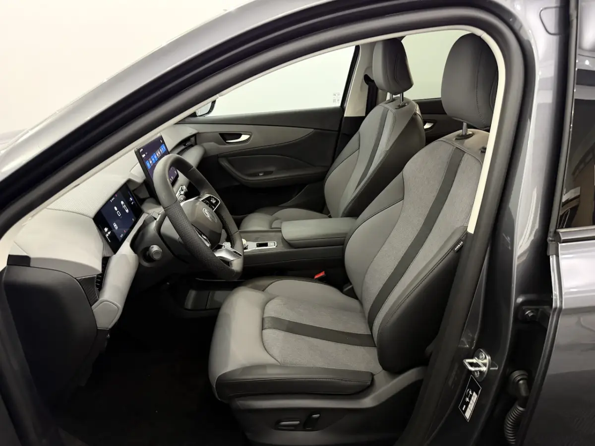 Luxury 64 kWh Nieuw 360 Camera, Navi, Rijstrook correctie, Stoelverwarming, Elektrische ac