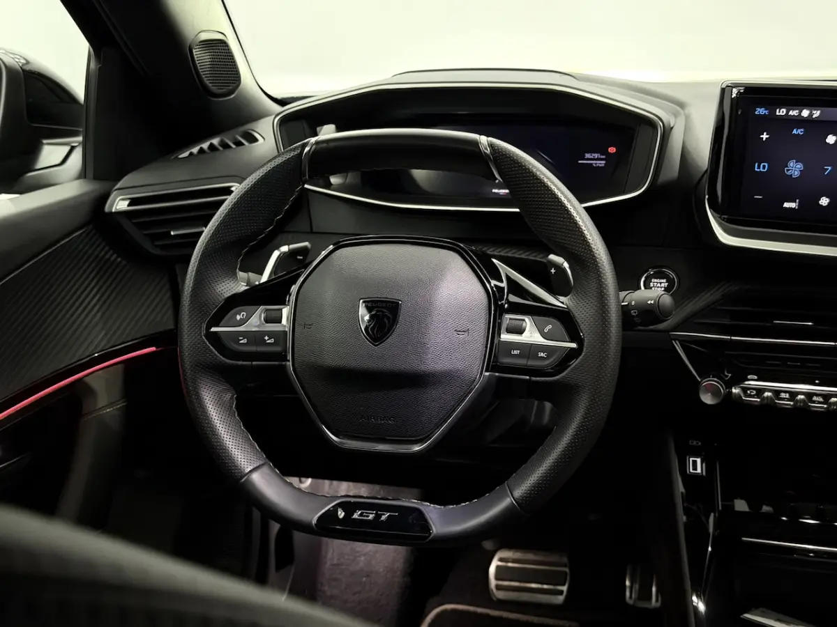 1.2 Hybrid 136 GT Camera, Navi, Virtual desk, Half leder, Cruise control, Apple carplay, L