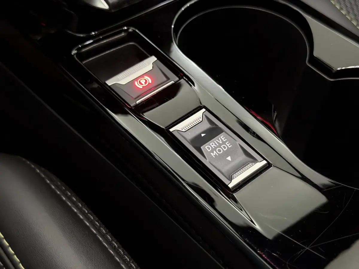 1.2 Hybrid 136 GT Camera, Navi, Virtual desk, Half leder, Cruise control, Apple carplay, L