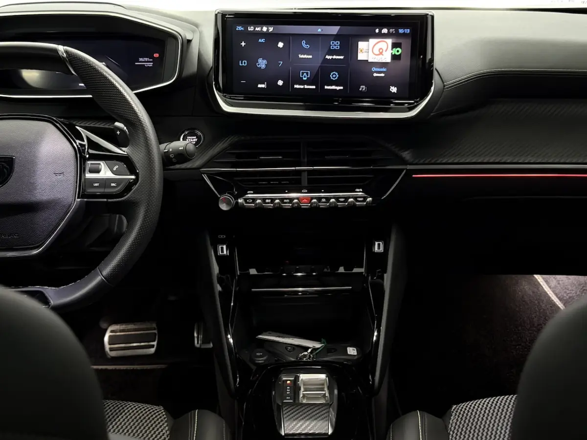 1.2 Hybrid 136 GT Camera, Navi, Virtual desk, Half leder, Cruise control, Apple carplay, L