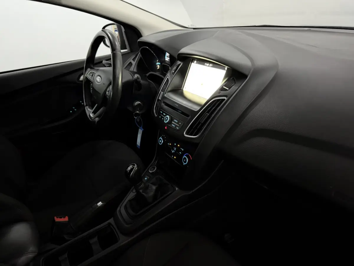1.0 Trend Edition Apple carplay, Parkeersensoren, Navi, Cruise control, A start stop, Airc