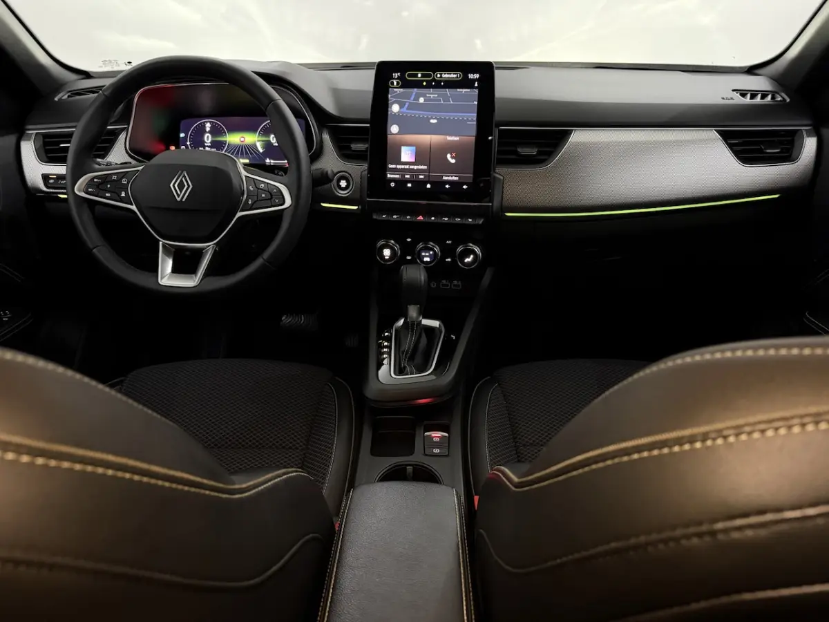 1.6 E-Tech full hybrid 145 techno 360 Camera, Navi, Virtual desk, Keyless start, Winterpak