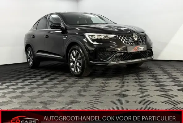 1.6 E-Tech full hybrid 145 techno 360 Camera, Navi, Virtual desk, Keyless start, Winterpak