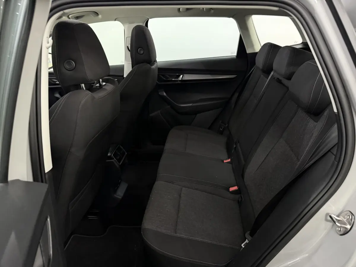 1.0 TSI Business Edition Panoramadak, Camera, Navi, Keyless start, Cruise control, A start