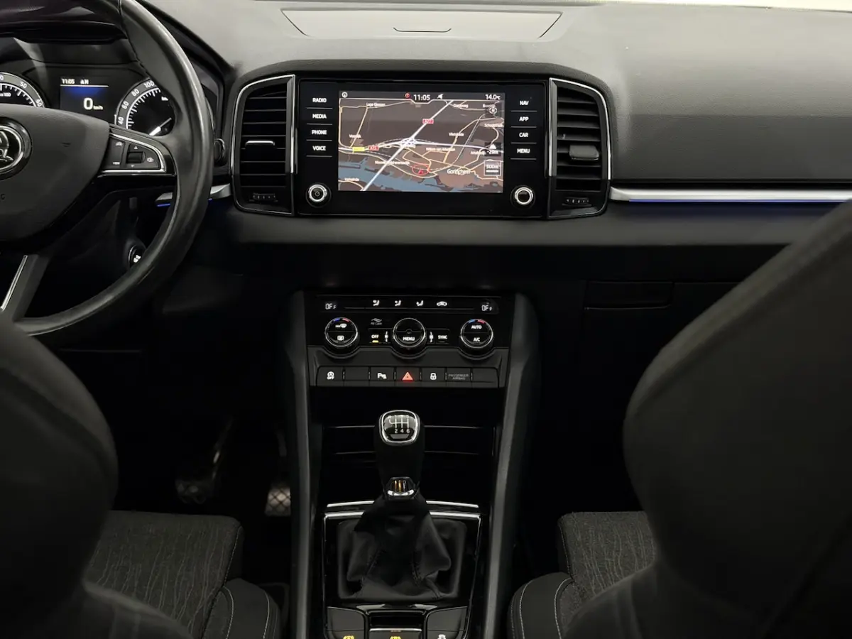 1.0 TSI Business Edition Panoramadak, Camera, Navi, Keyless start, Cruise control, A start