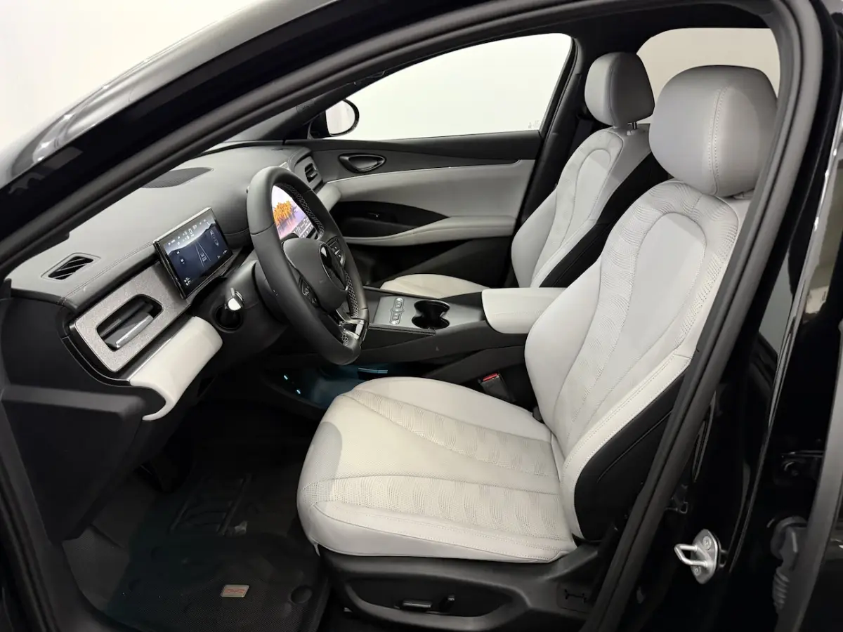 1.5 DM-i Boost PHEV Leder, Camera, Apple carplay, Keyless start, Cruise control, Elektrisc