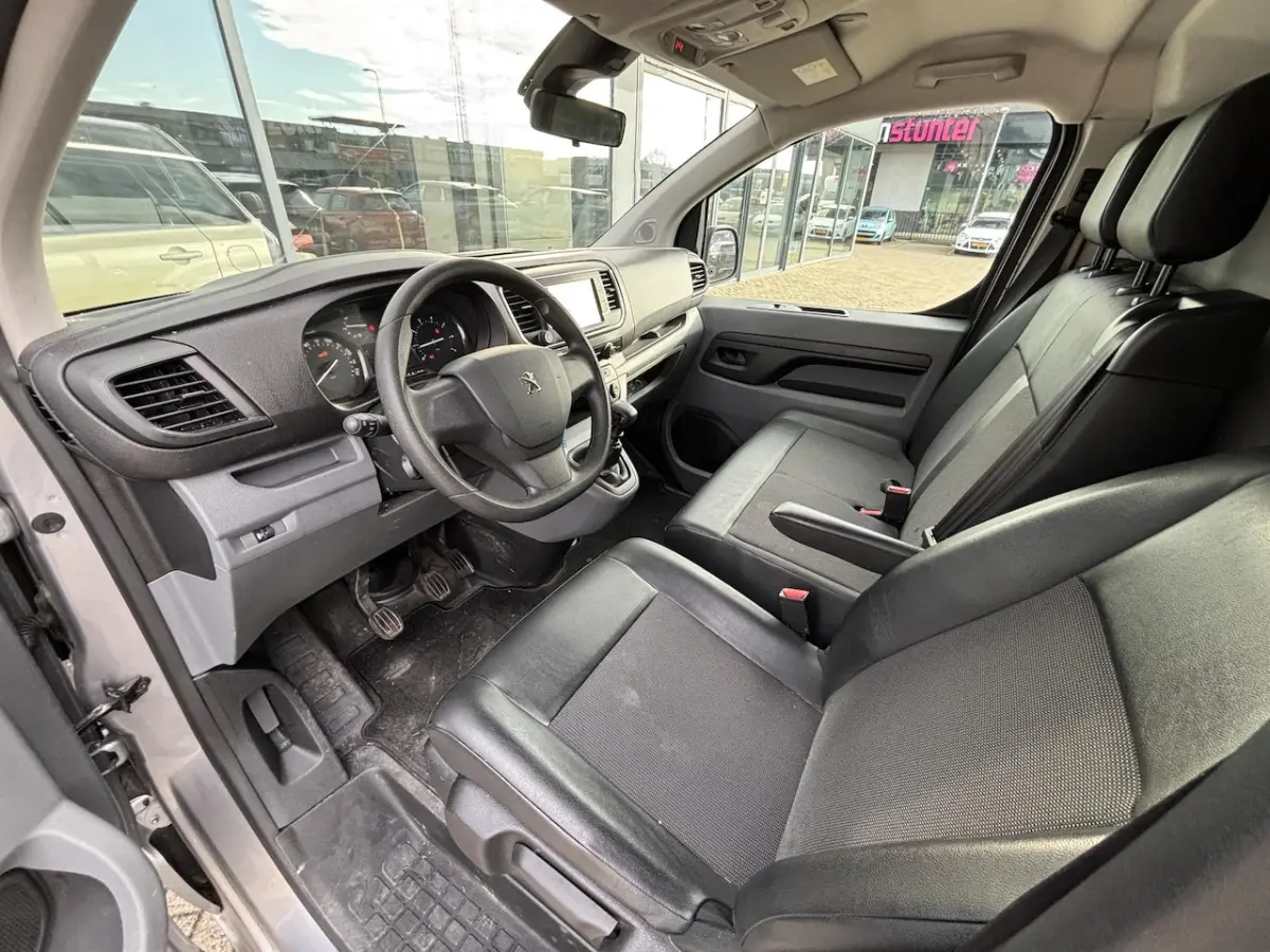 1.5 BlueHDI 100 Standard Premium | Comfort Scheidingswand | Bank | Betimmering