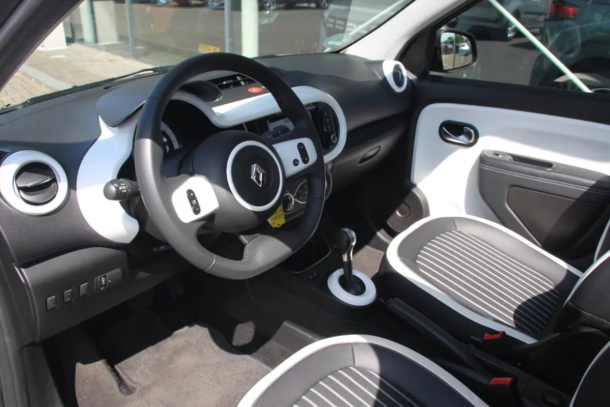 82PK-INTENS-CABRIO-69DKM-NAVI-CRUISE-BLUET-LMV-