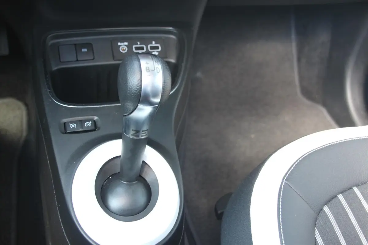 82PK-INTENS-CABRIO-69DKM-NAVI-CRUISE-BLUET-LMV-