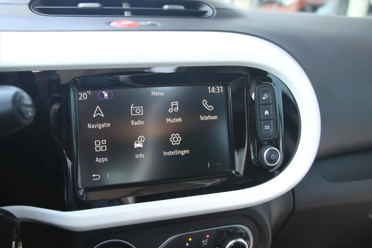 82PK-INTENS-CABRIO-69DKM-NAVI-CRUISE-BLUET-LMV-