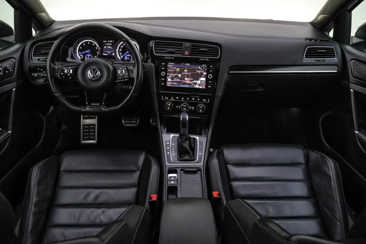 2.0 TSI R 4Motion PANO | XENON | LEDER | STOELVERW | CAMERA | NAVI | APP CONNECT | LMV
