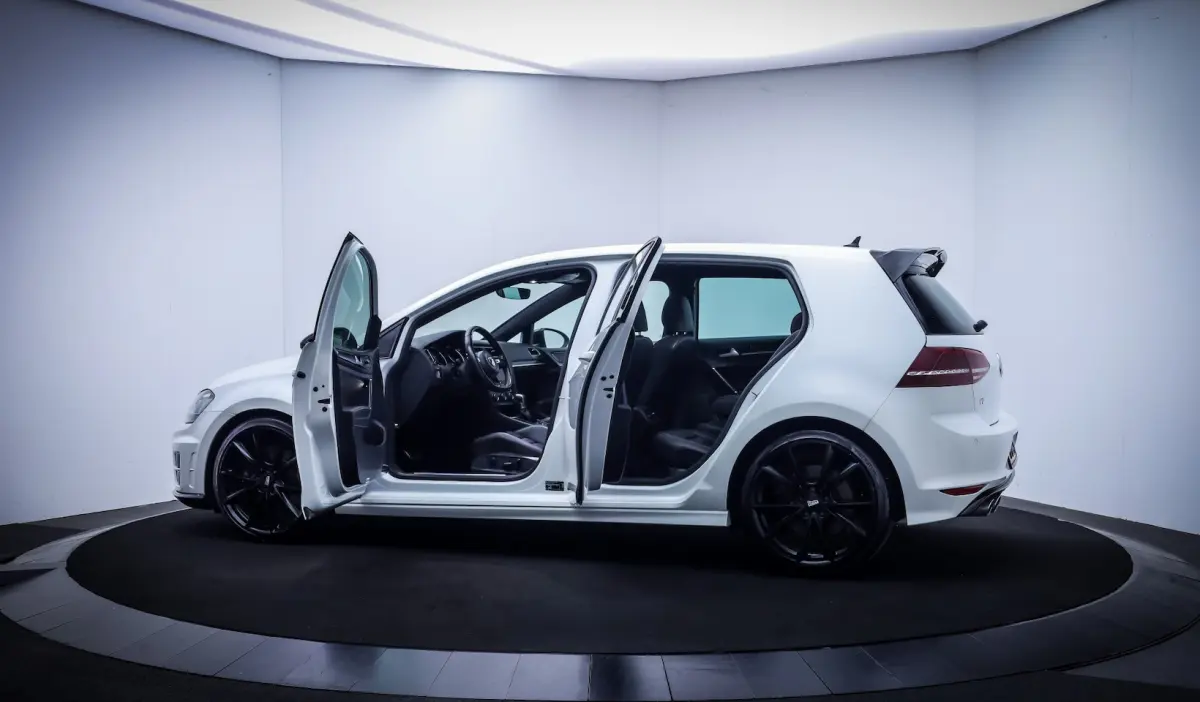 2.0 TSI R 4Motion PANO | XENON | LEDER | STOELVERW | CAMERA | NAVI | APP CONNECT | LMV