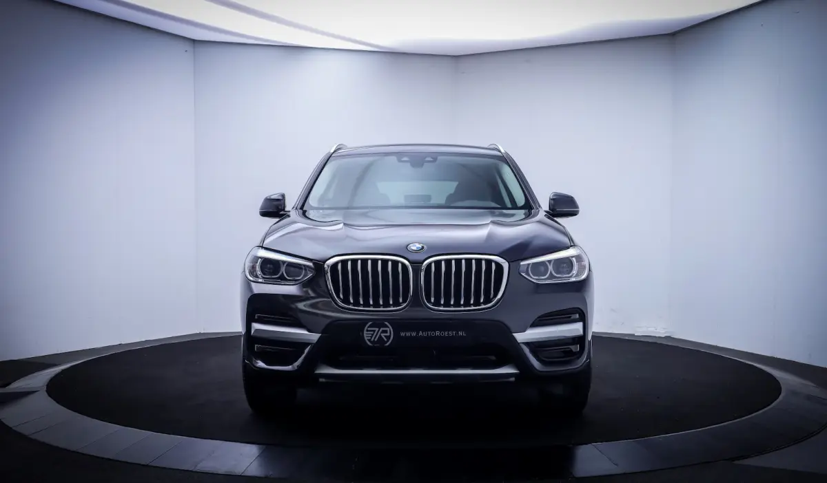30e XDr. X-LINE Executive SOH 95% | FULL LED | CAMERA | MEMORY | ACC | LEDER | CARPLAY | D