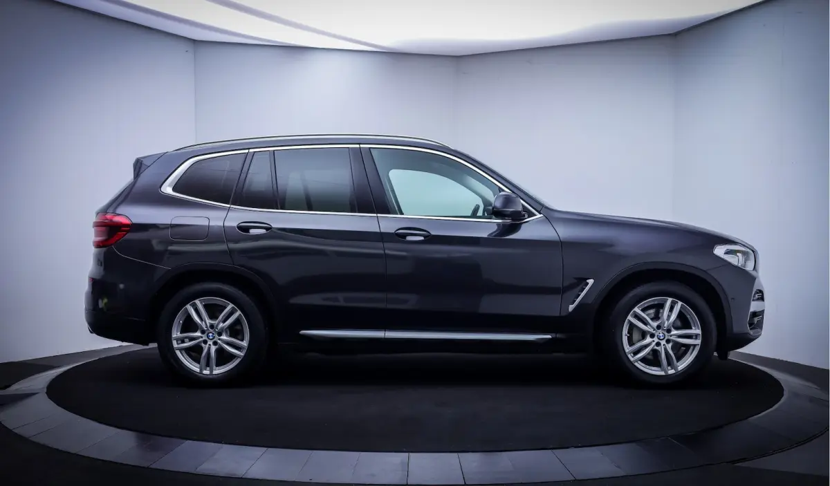 30e XDr. X-LINE Executive SOH 95% | FULL LED | CAMERA | MEMORY | ACC | LEDER | CARPLAY | D