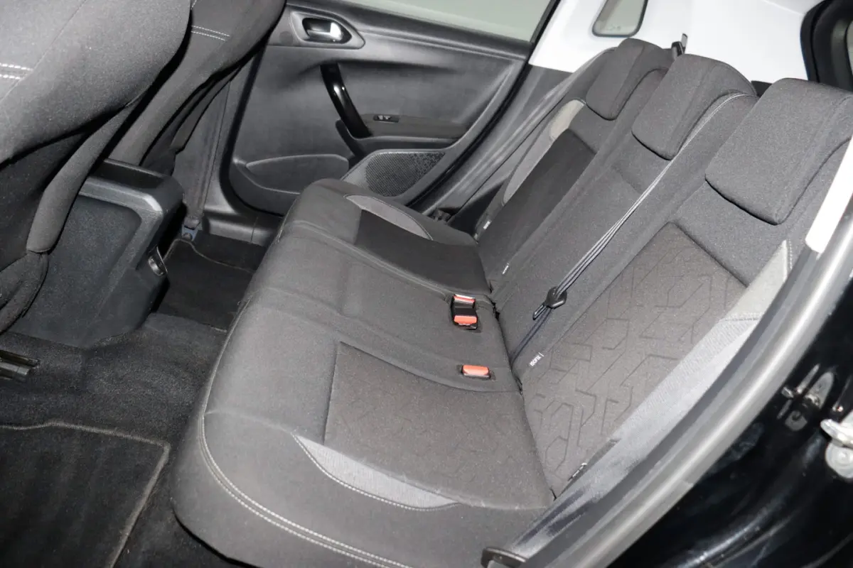 1.2T PACK Active STOELVERW | AIRCO | BLUETOOTH | PDC | CRUISE