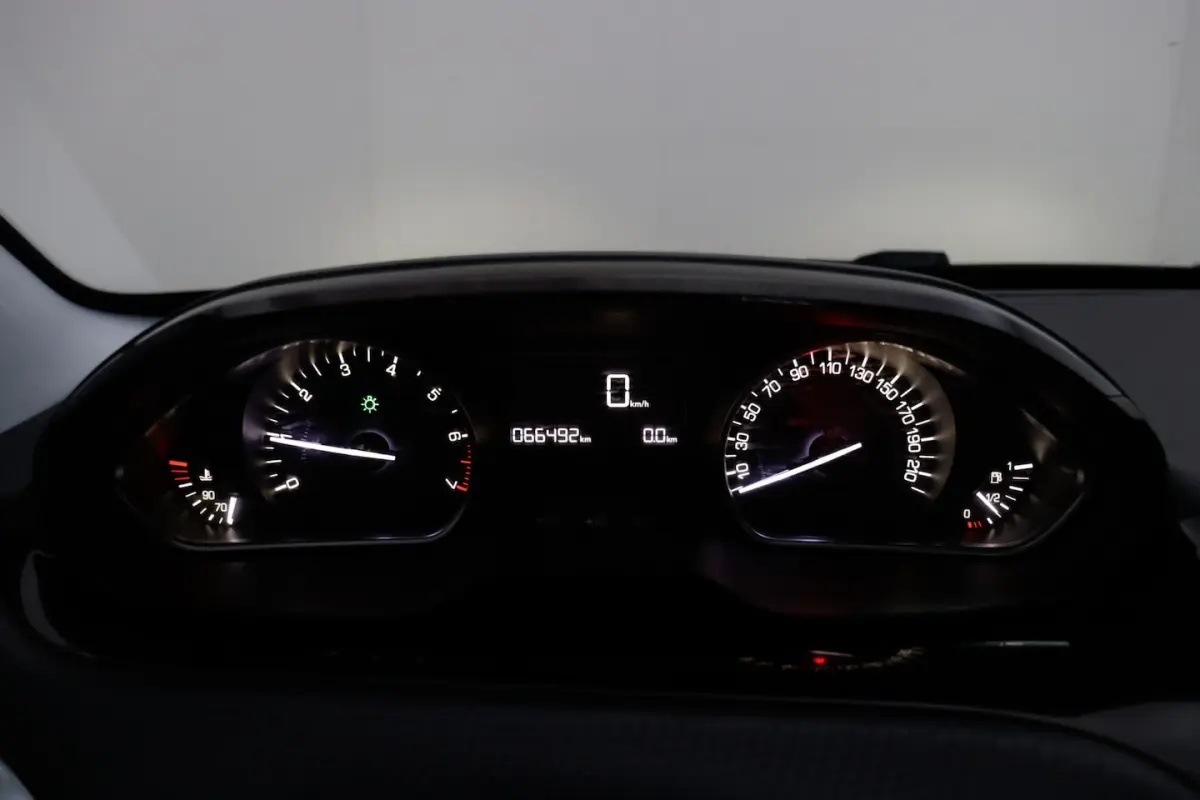 1.2T PACK Active STOELVERW | AIRCO | BLUETOOTH | PDC | CRUISE