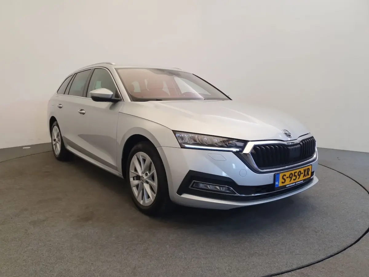 1.5 e-TSI 150pk DSG/AUT Business Edition Wegklapbare trekhaak, Camera, Winterpakket