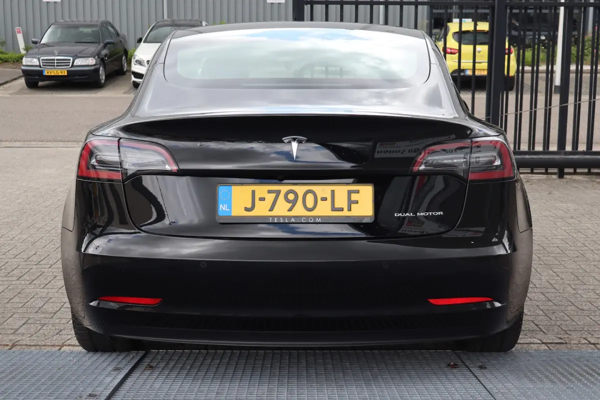 Long Range AWD 75 kWh Nederlandse auto/Panoramadak/Autopilot/Stoelverwarming voor en achte