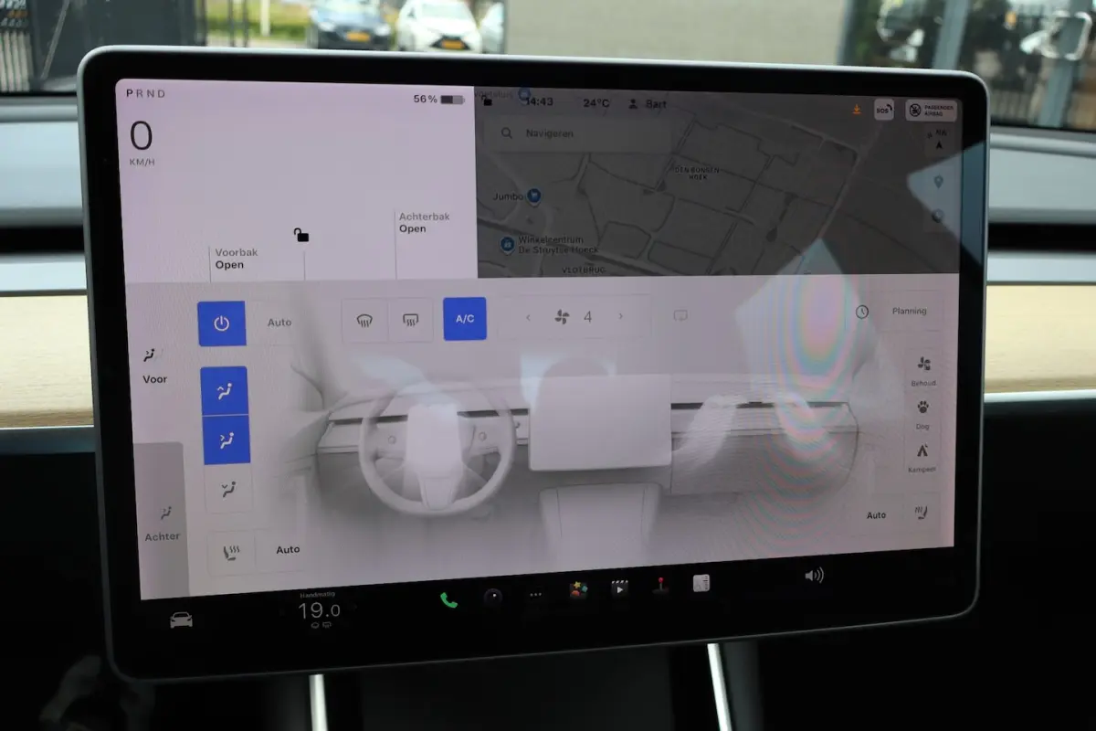 Long Range AWD 75 kWh Nederlandse auto/Panoramadak/Autopilot/Stoelverwarming voor en achte