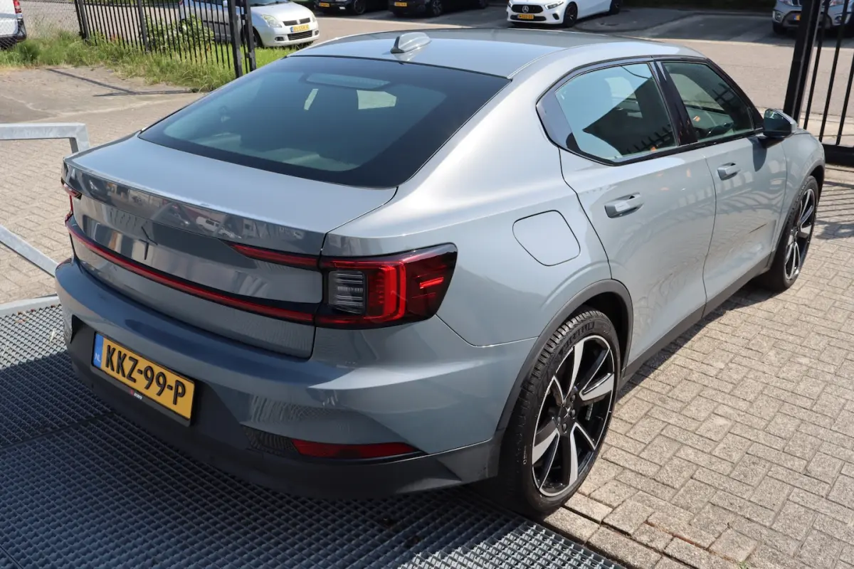 2 Standard Range Single Motor 63kWh Soh 93% Apple carplay/Stoelverwarming/Lane assist/Acht