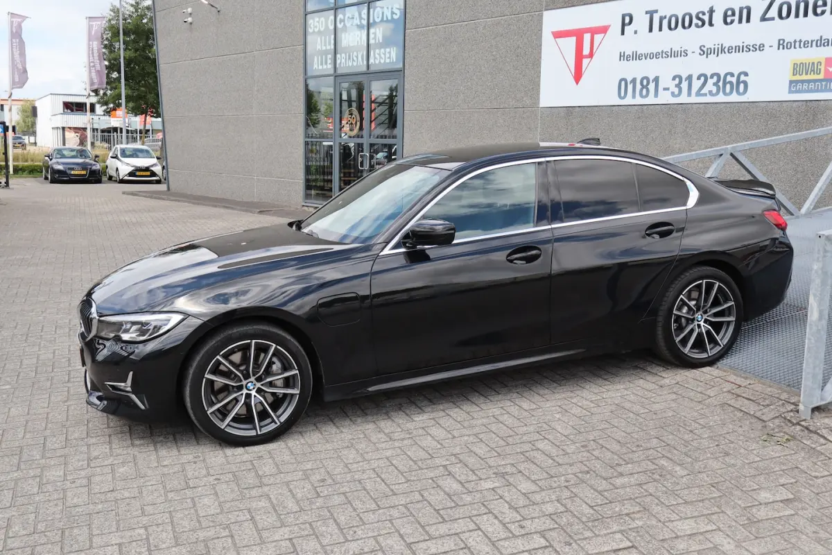 330e eDrive Virtueel cockpit/Apple carplay/Stoelverwarming/Head-up/Achteruitrijcamera/Adap