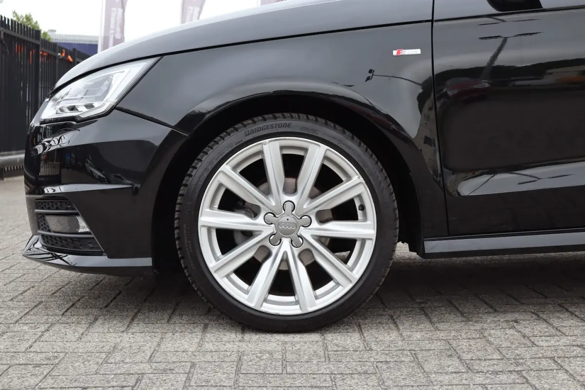1.0 TFSI S-Line Panoramadak Stoelverwarming/Climate control/Navigatie/LED/Licht metalen ve
