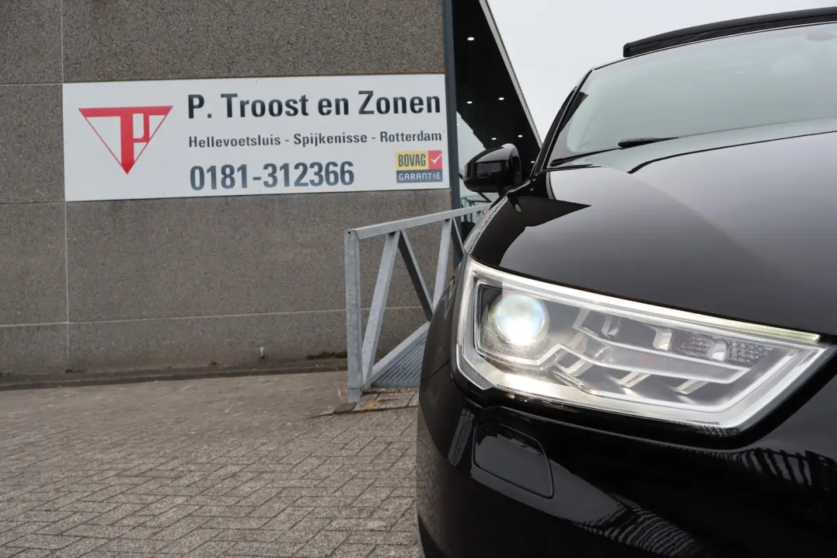 1.0 TFSI S-Line Panoramadak Stoelverwarming/Climate control/Navigatie/LED/Licht metalen ve