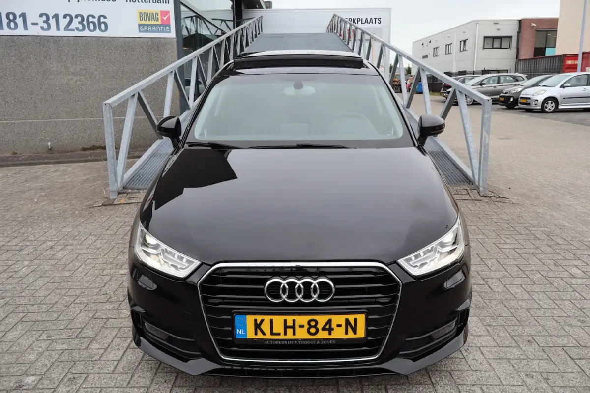 1.0 TFSI S-Line Panoramadak Stoelverwarming/Climate control/Navigatie/LED/Licht metalen ve