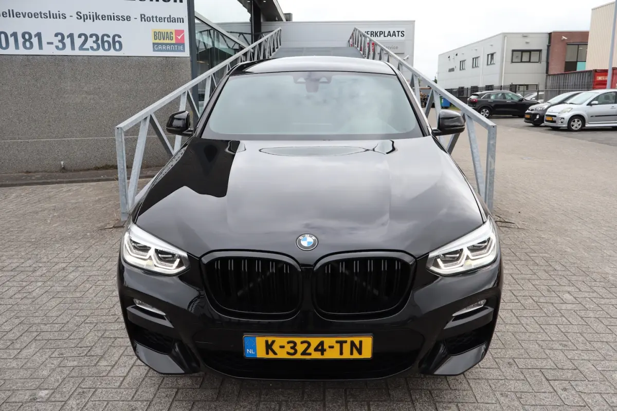 xDrive20i High Executive Apple carplay/Achteruitrijcamera/Intelligent safety/Lederen stoel