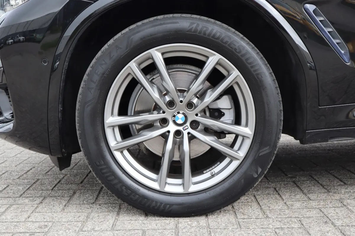 xDrive20i High Executive Apple carplay/Achteruitrijcamera/Intelligent safety/Lederen stoel