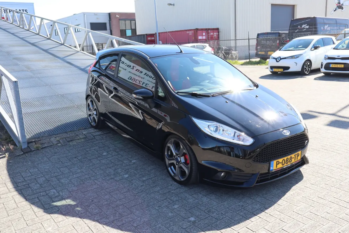 1.6 ST2 Achteruitrijcamera/Stoelverwarming/Climate control/Recaro sportstoelen/Licht metal